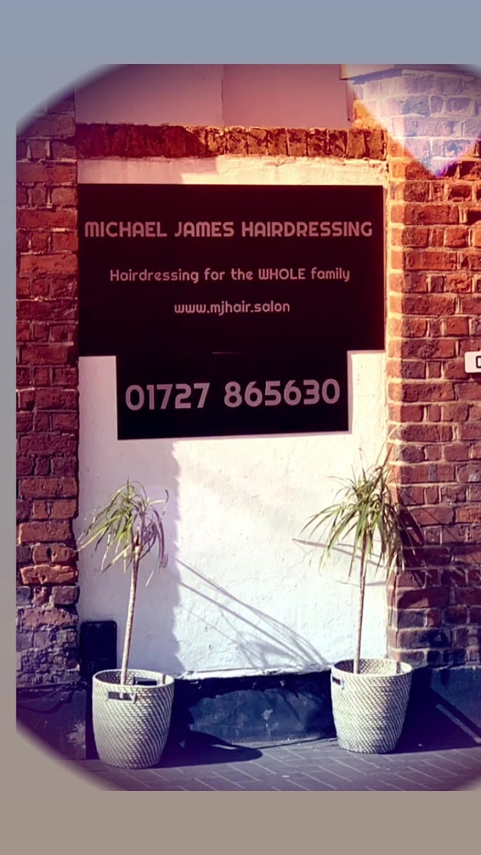 Michael James Hairdressing, photo 3