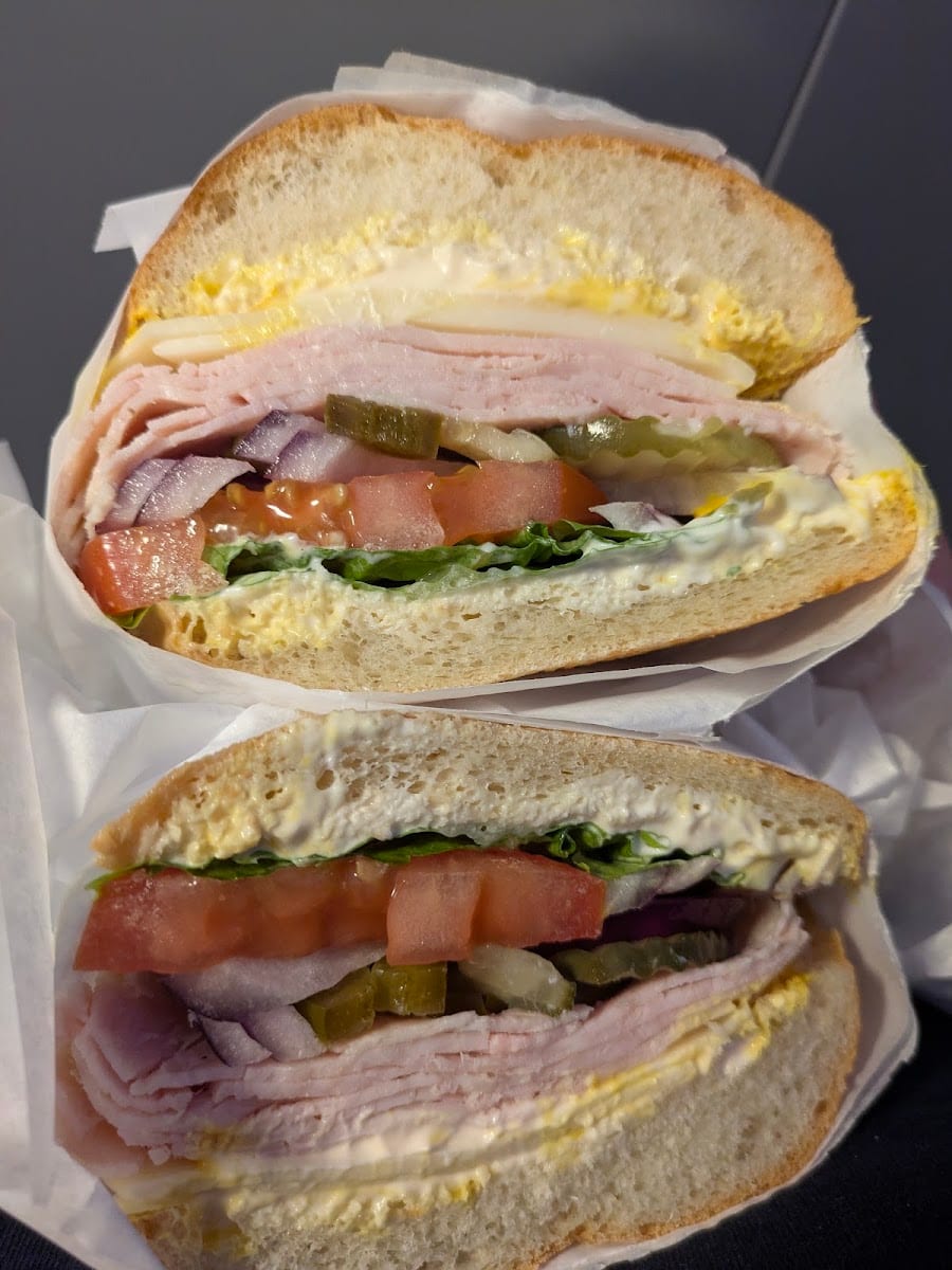 Deena's Market/Deli and Smoke Shop, photo 3