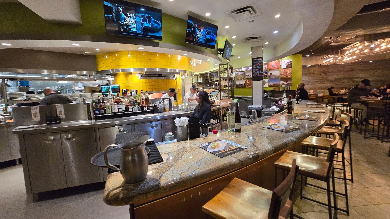 California Pizza Kitchen at Anaheim Garden Walk, photo 4