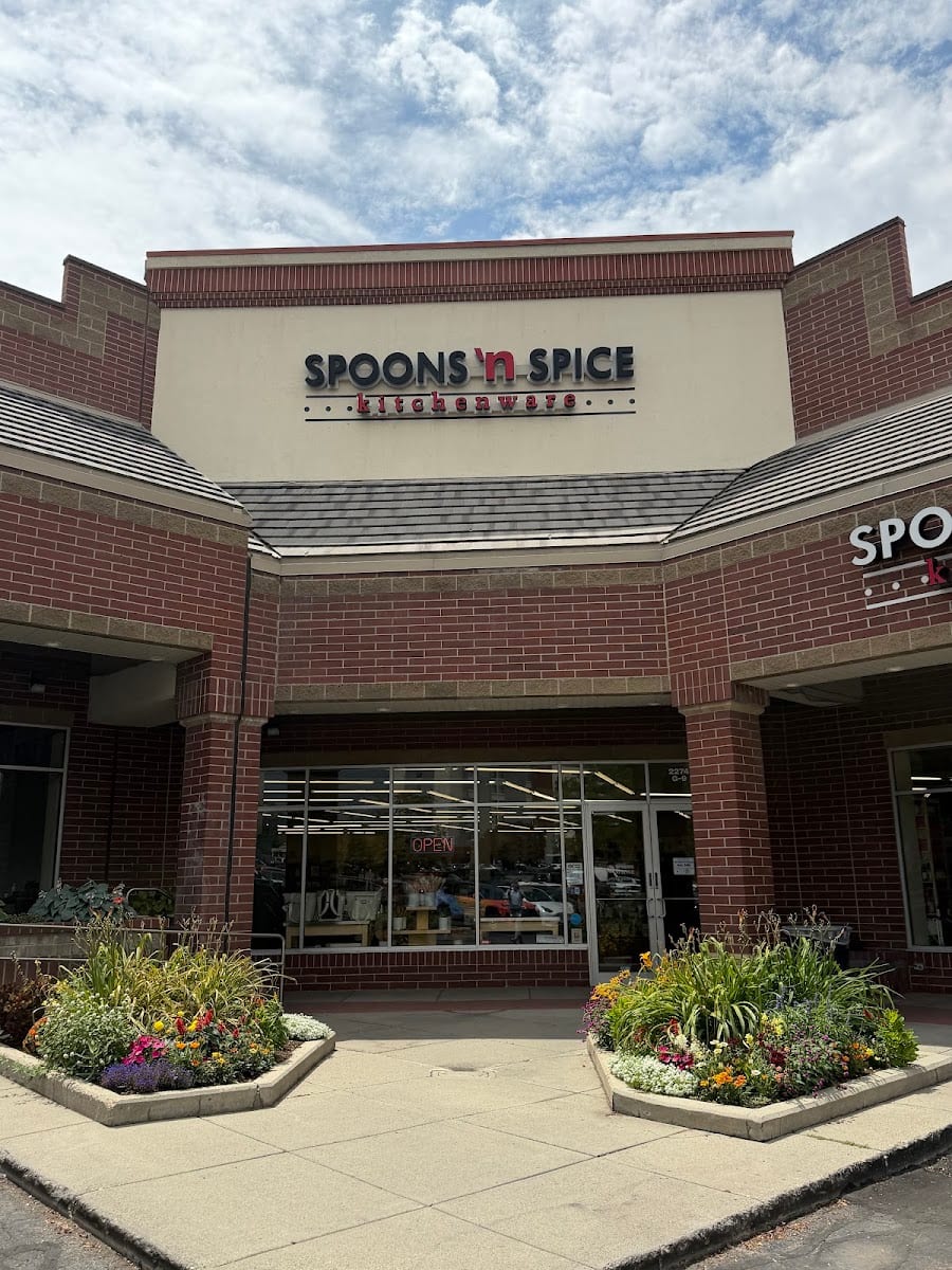 Spoons 'n Spice Kitchenware