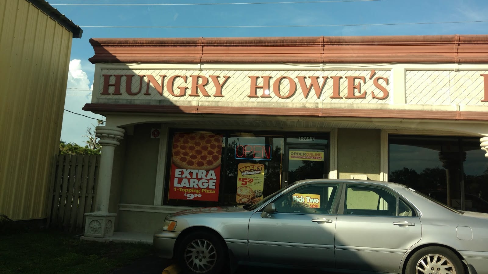 Hungry Howie's Pizza & Subs, photo 2