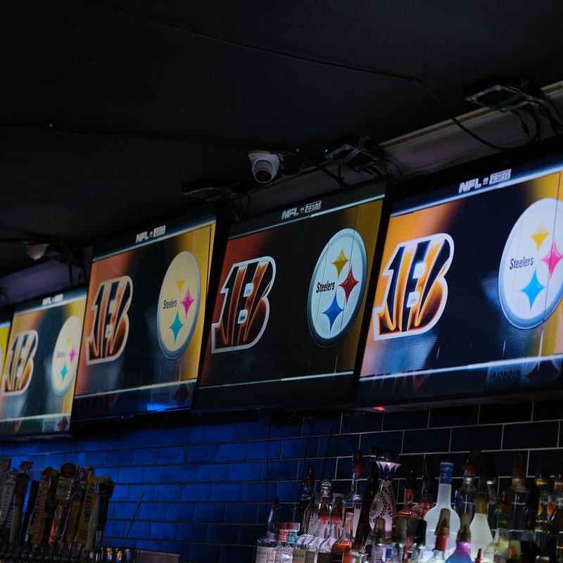The Cave Sports Bar, photo 3