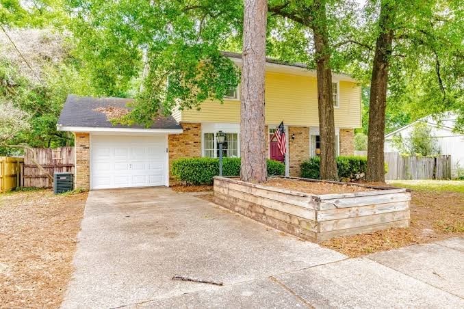 Poole House Near Spring Hill Golf Course - Two-Bedroom House, photo 2