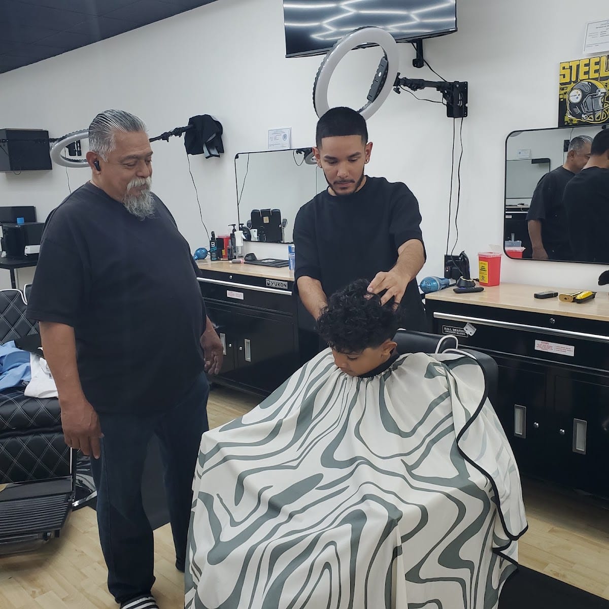 BlessedEm Barber, photo 3