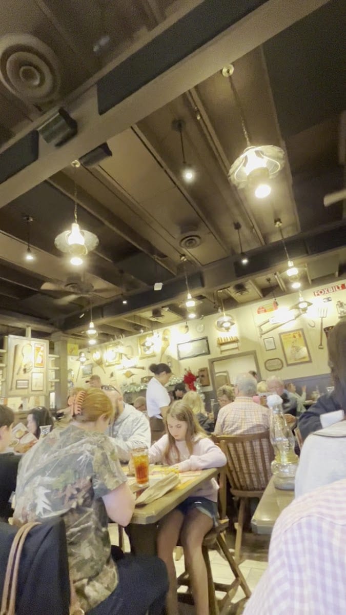 Cracker Barrel Old Country Store, photo 3