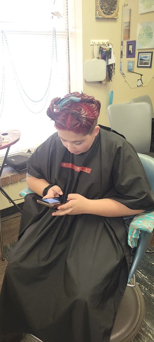 Calvin's Hair Designers, photo 2
