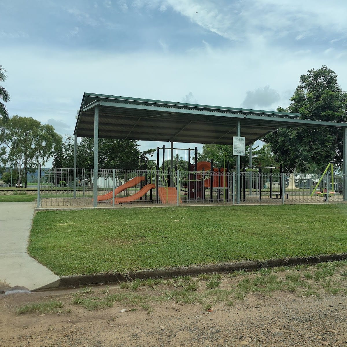 Playground - Mirani, photo 3