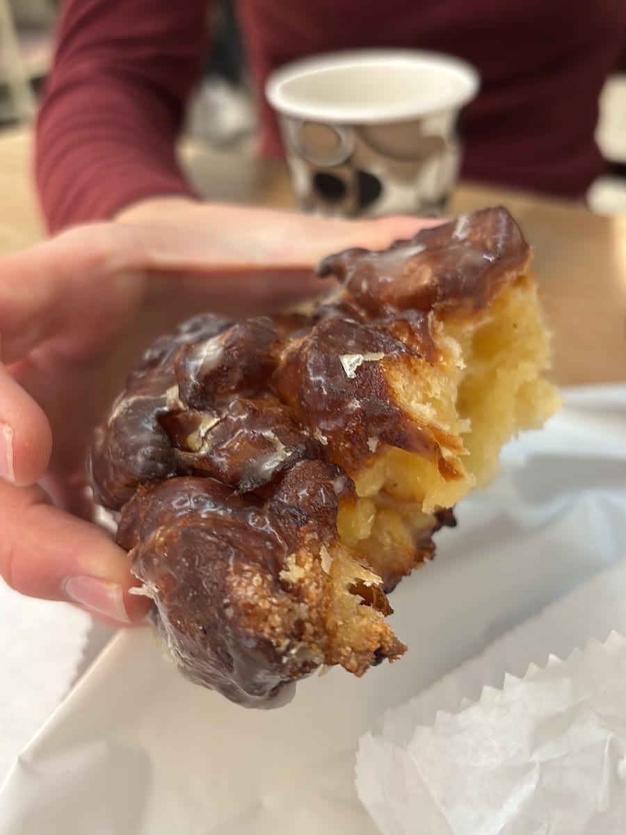 Grand Mission Donuts & Bakery, photo 3