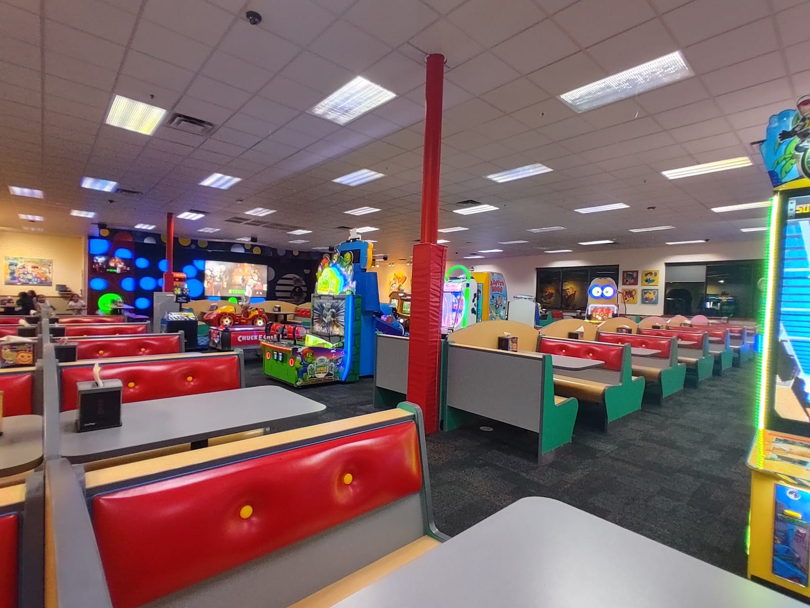 Chuck E. Cheese, photo 4