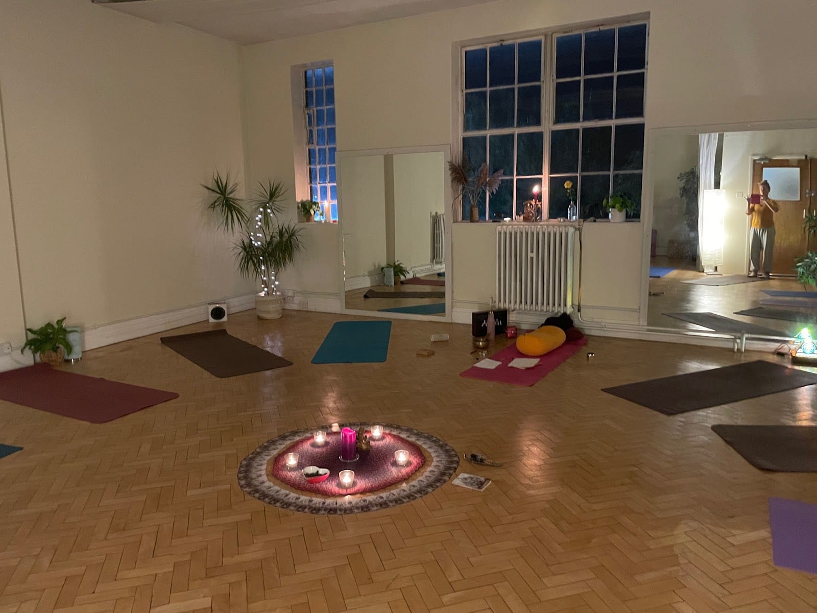 Lou Kitchener Yoga & Therapies