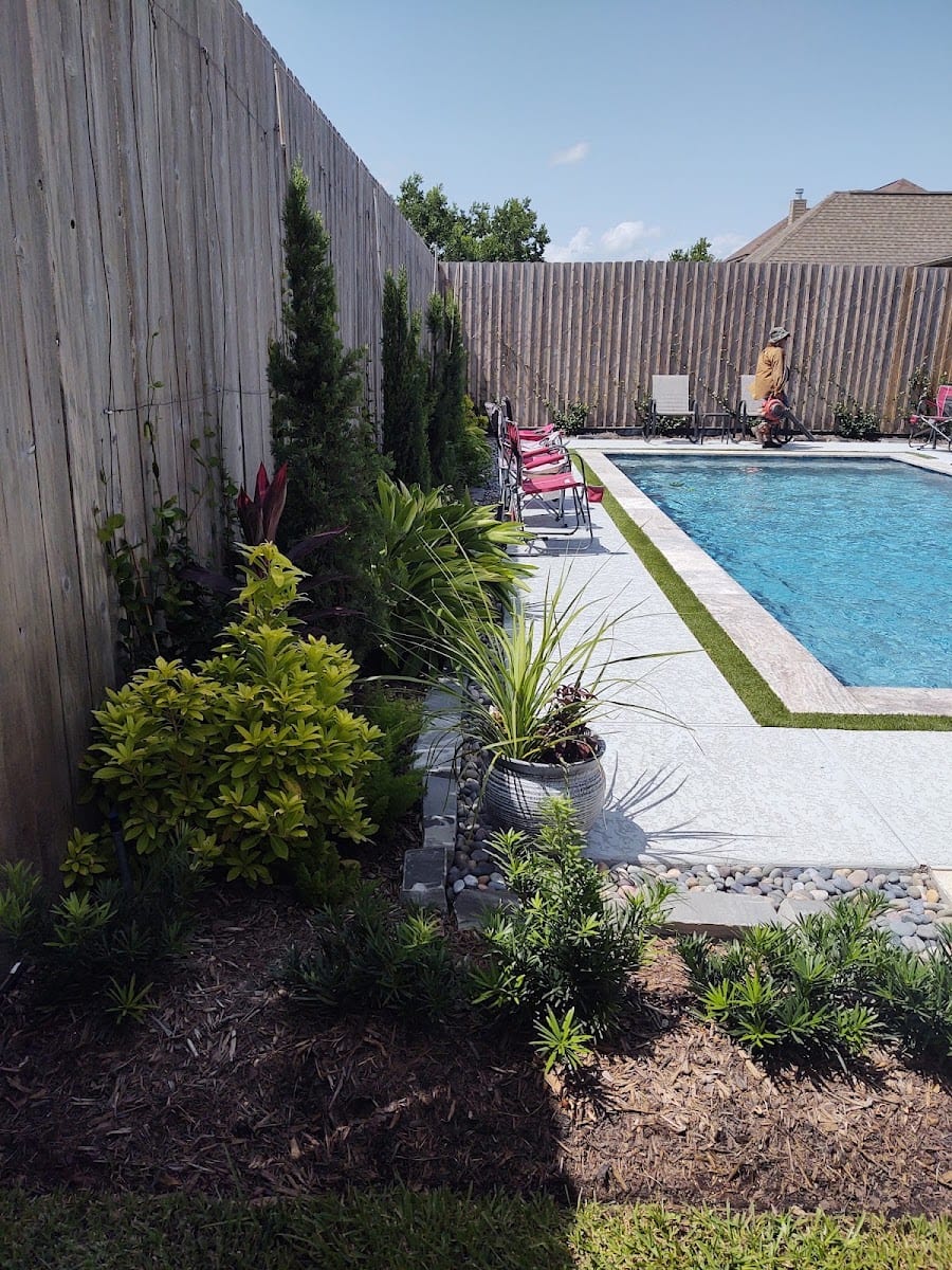 Hernandez Mowing and Landscaping, photo 4