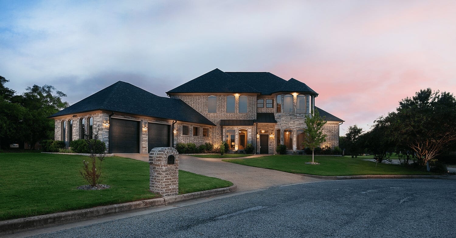 Hoss Roofing LLC