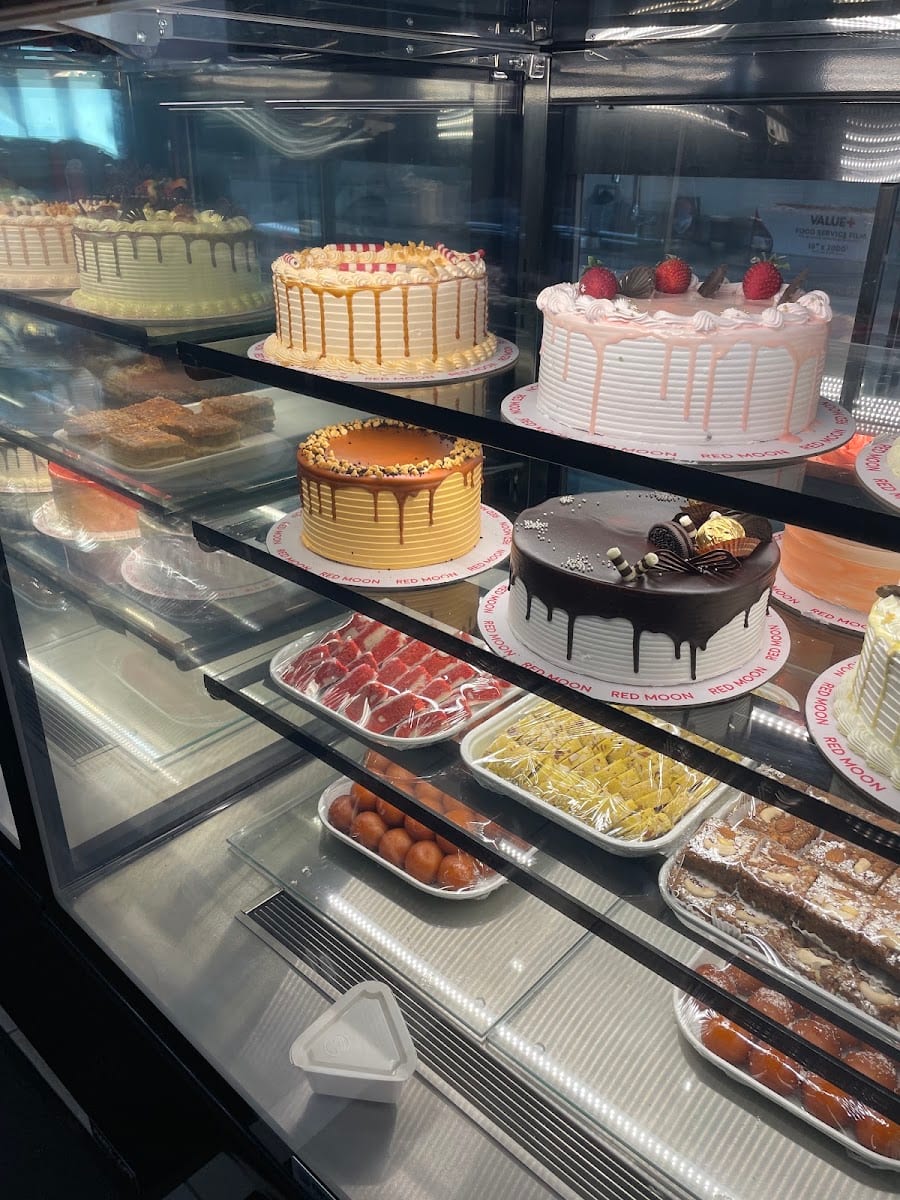Red moon bakery and sweets, photo 3