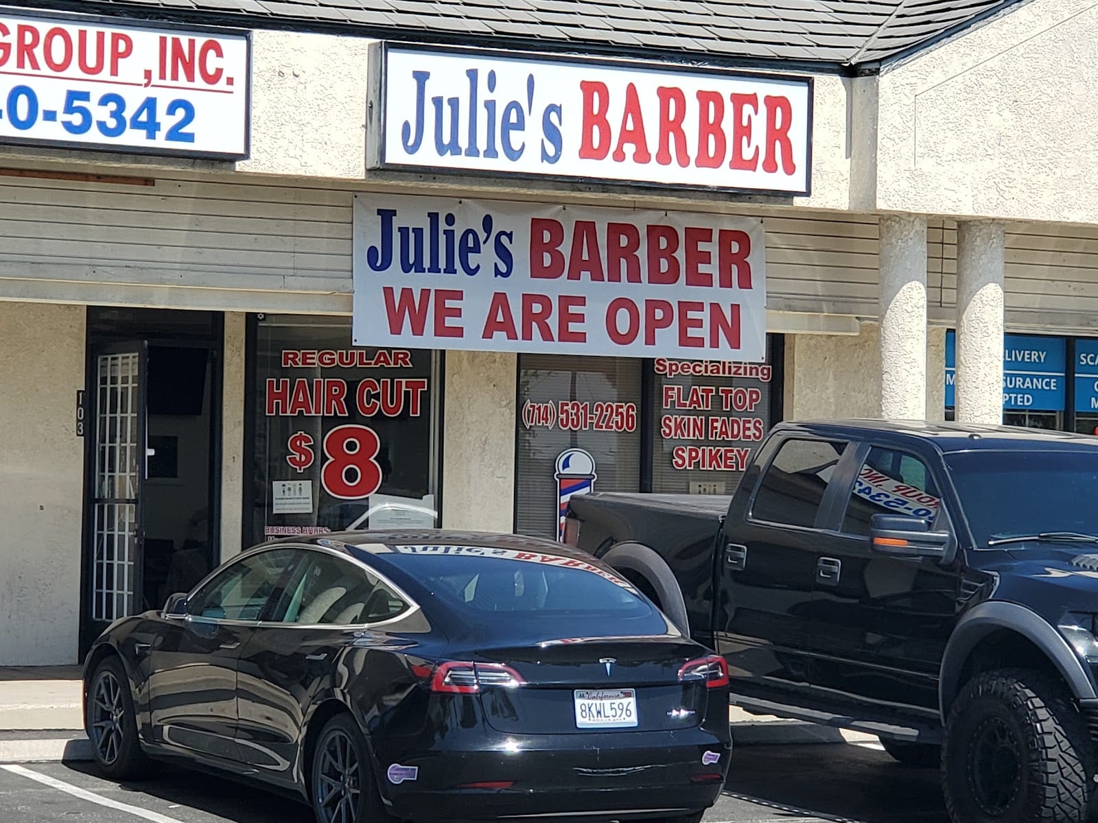 Julie's barber Shop, photo 2