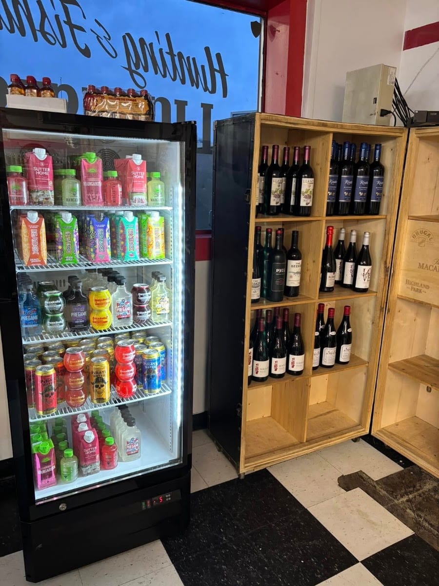 CC's Lakeside Mini Mart & Cafe, photo 3