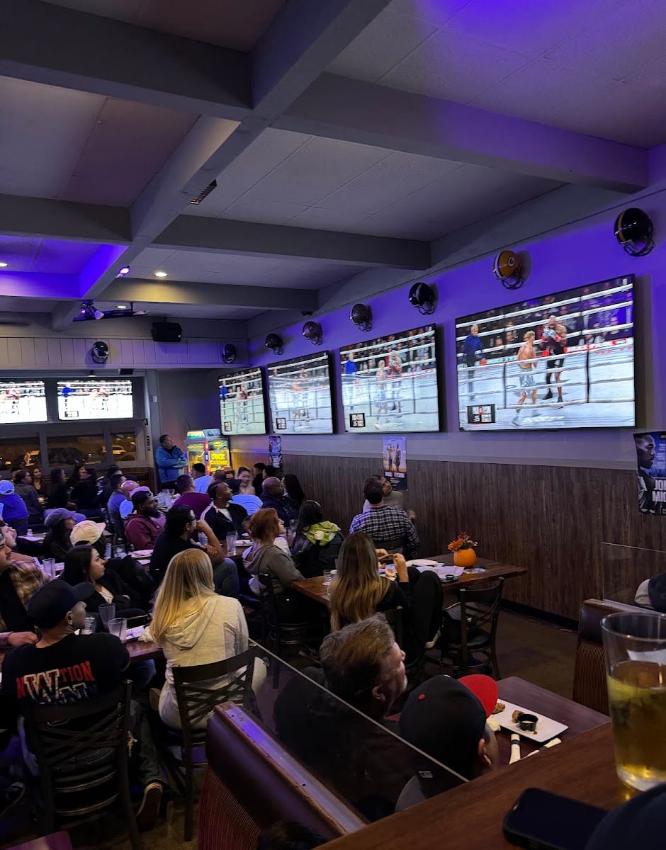 Michael's Sports Pub & Grill, photo 3