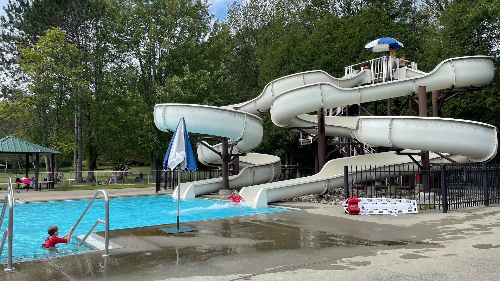 Peerless Pool, photo 3