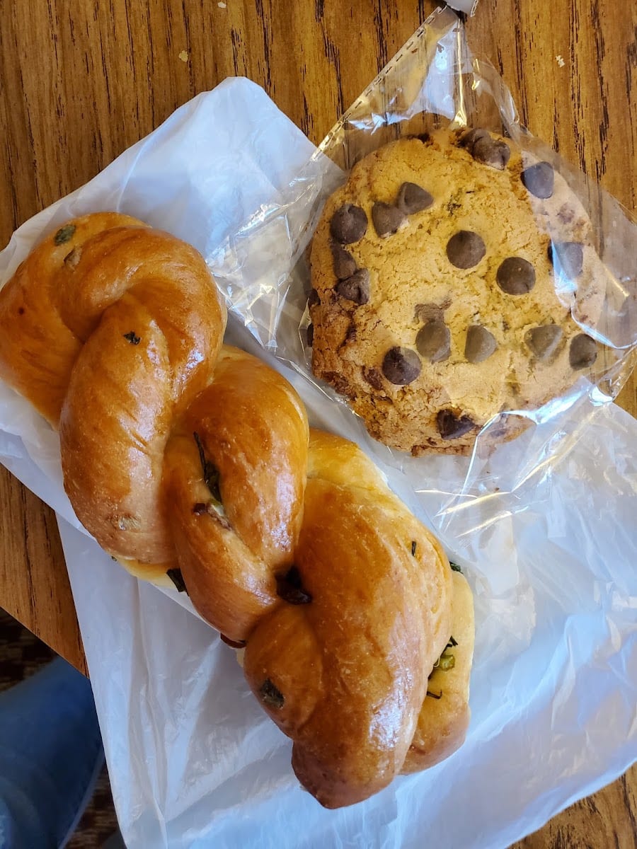 Golden Chariot Bakery & Restaurant