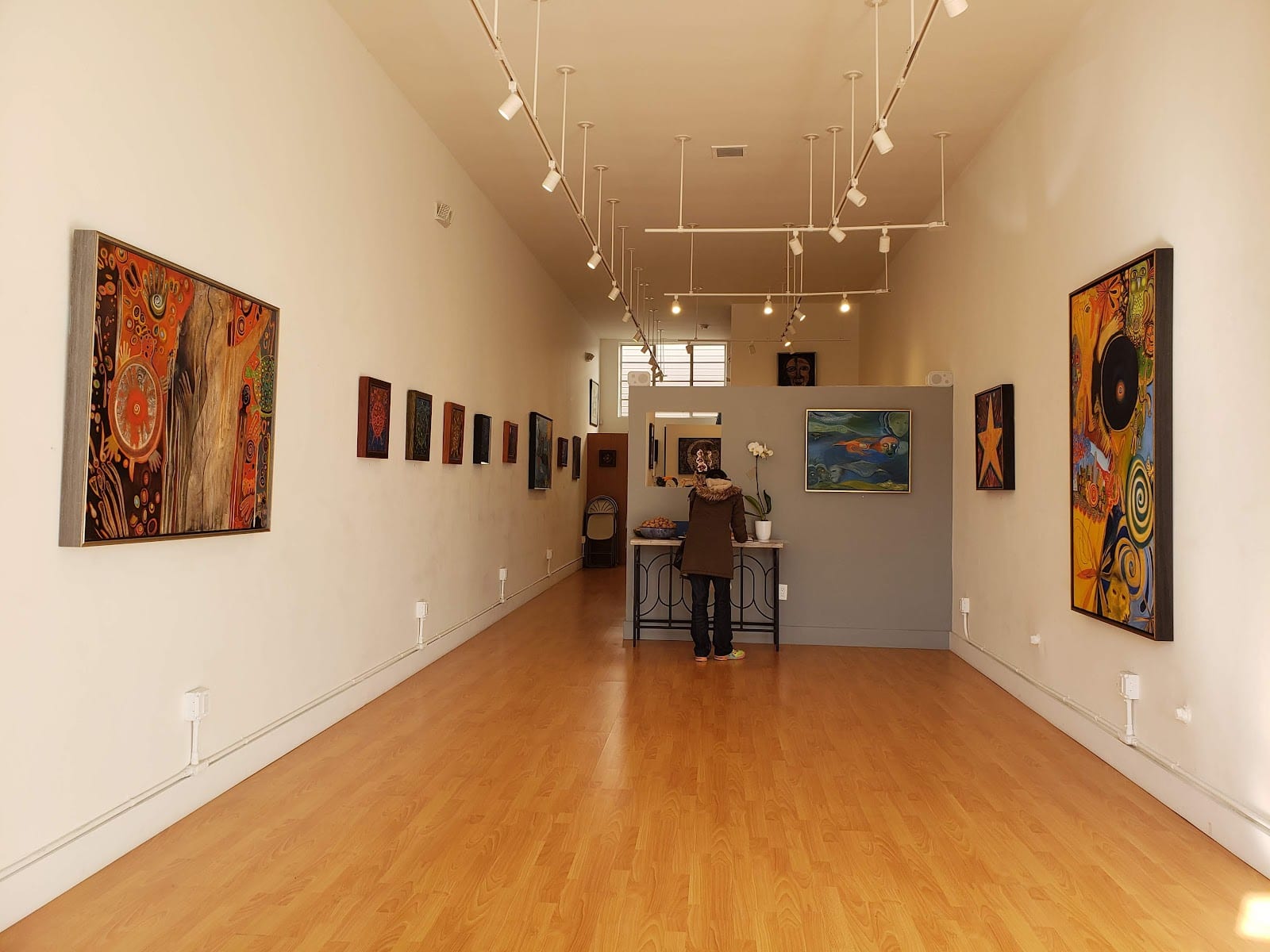 Far Out Gallery, photo 3
