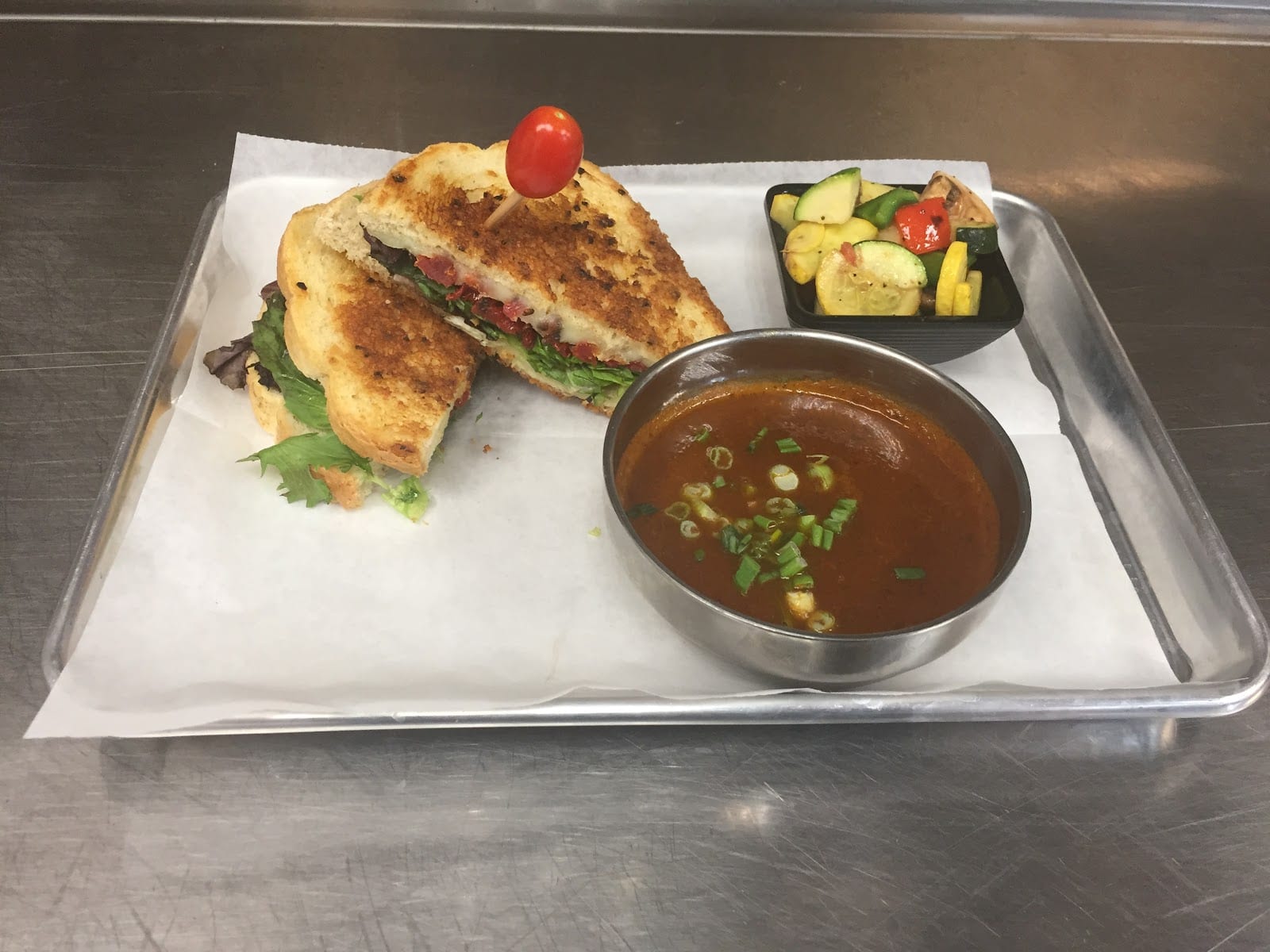 Homestretch Bar & Grill