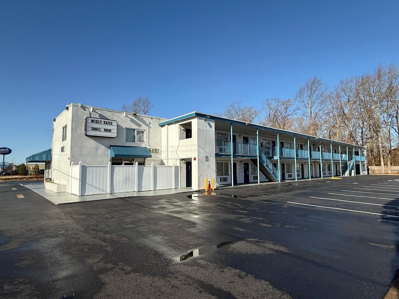 Thr-Rift Inn Motel