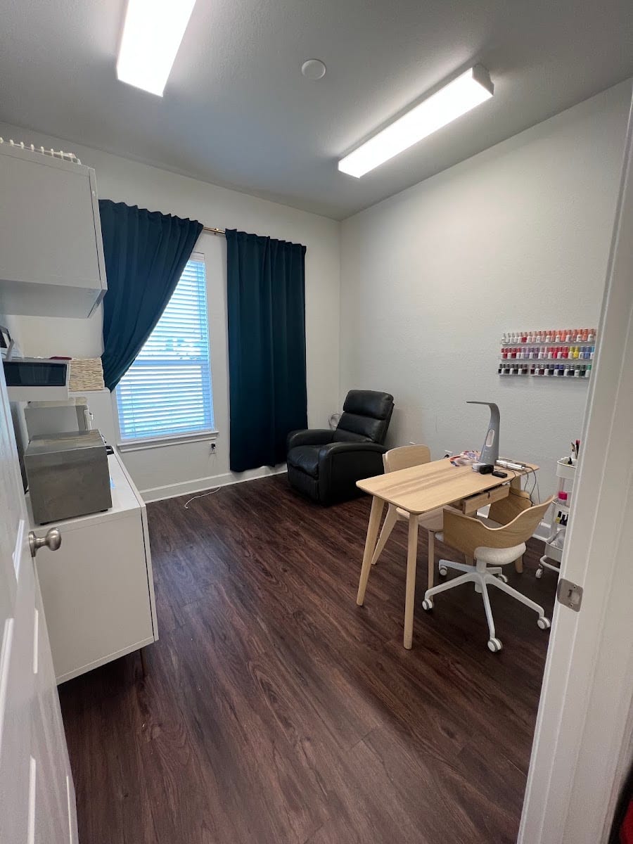 Juniper x Sage Nail Salon
