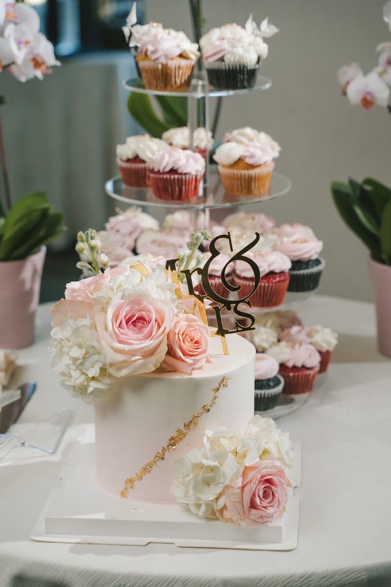 APRIL SWEETS, photo 4