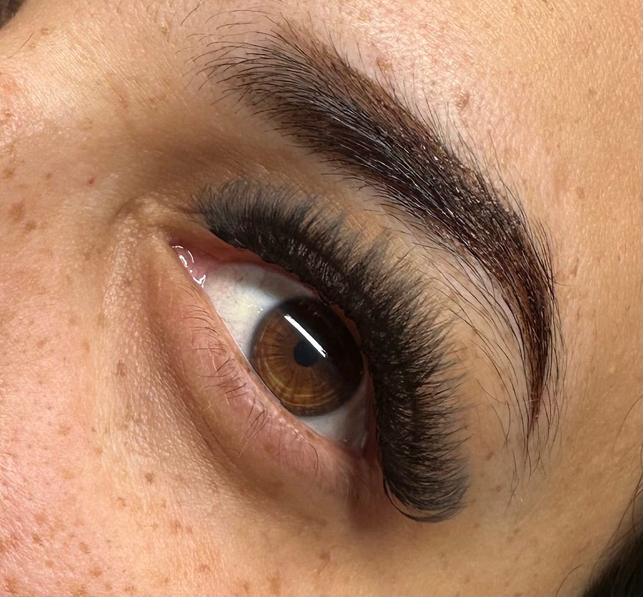 Is a lashes, photo 2