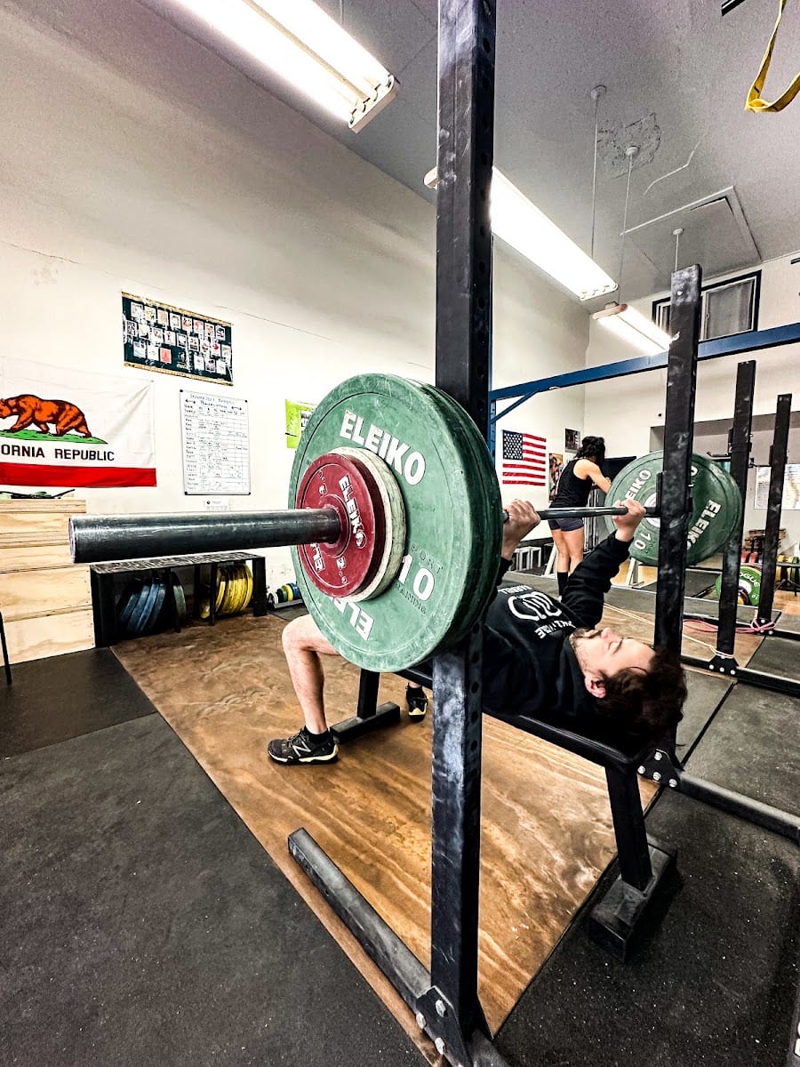 Invincible Barbell, photo 3