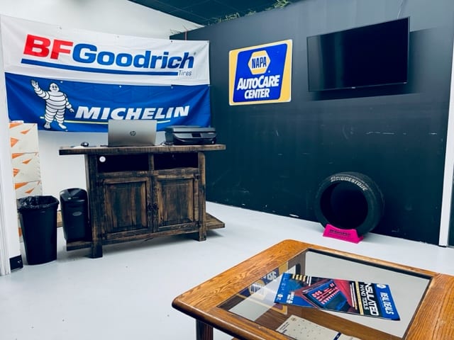 Sharkys Speed Shop, photo 3