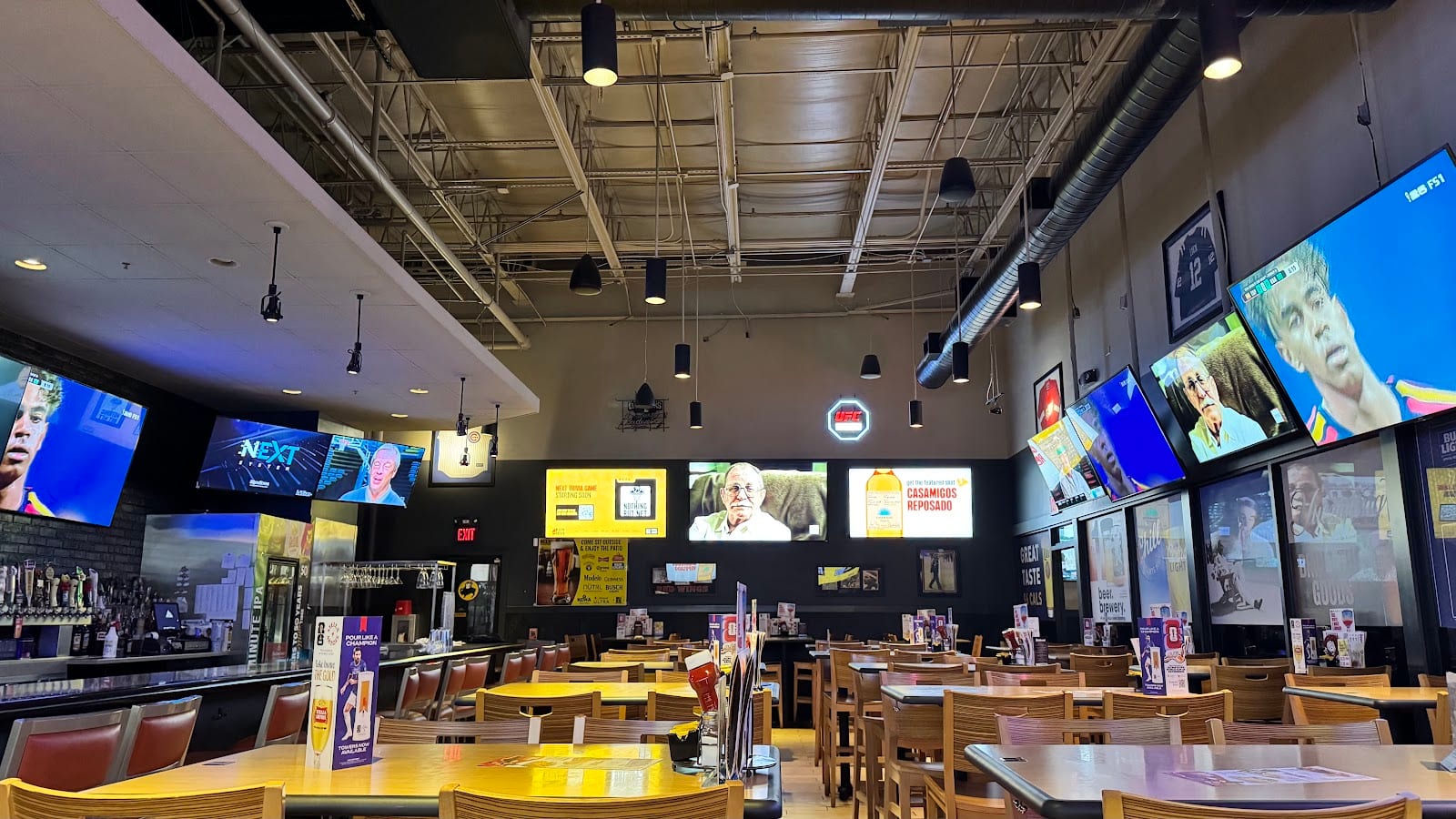 Buffalo Wild Wings, photo 4