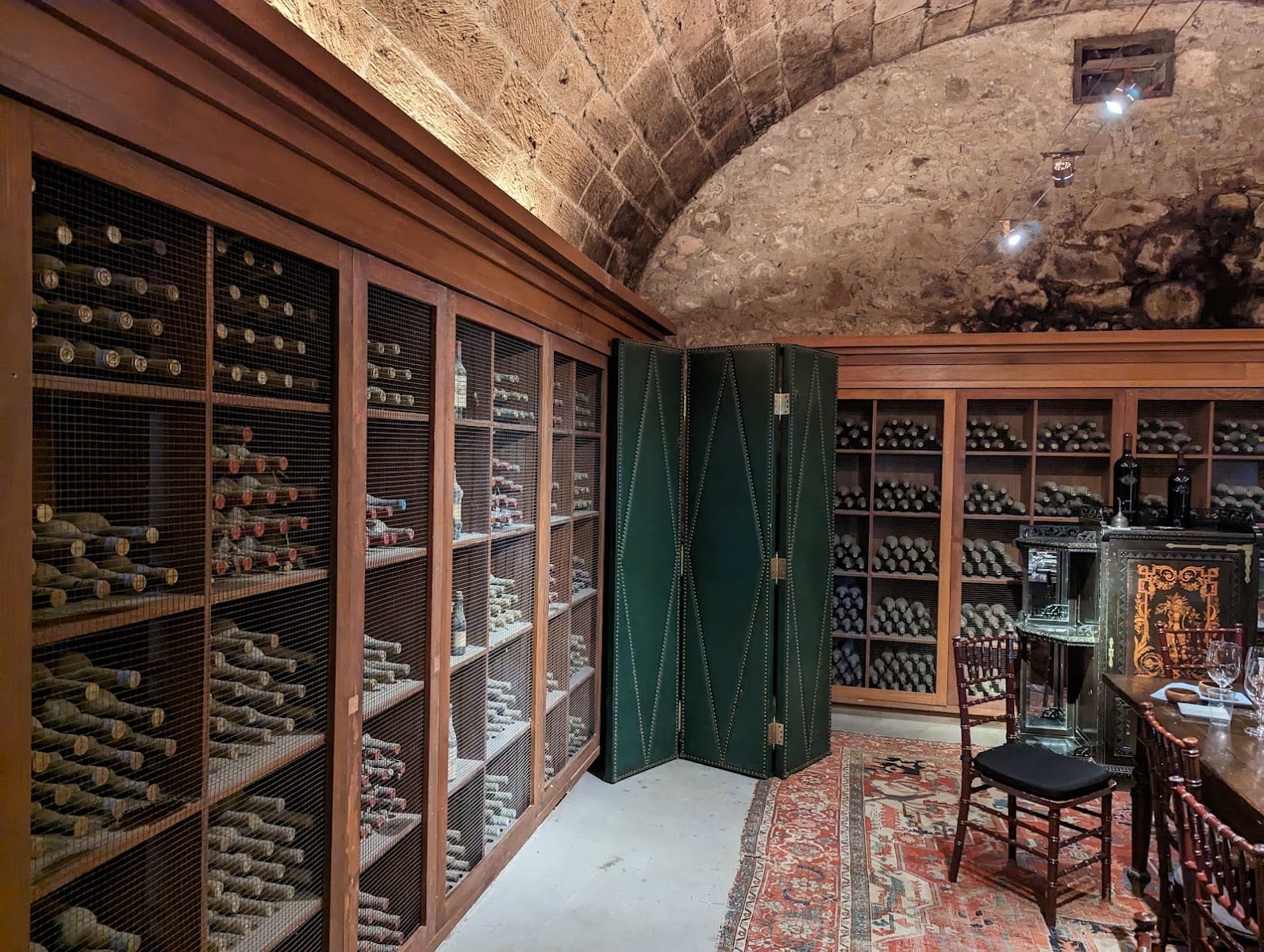 Inglenook, photo 2