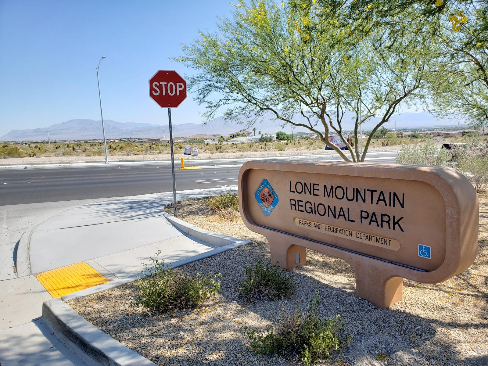 Lone Mountain Regional Park, photo 2