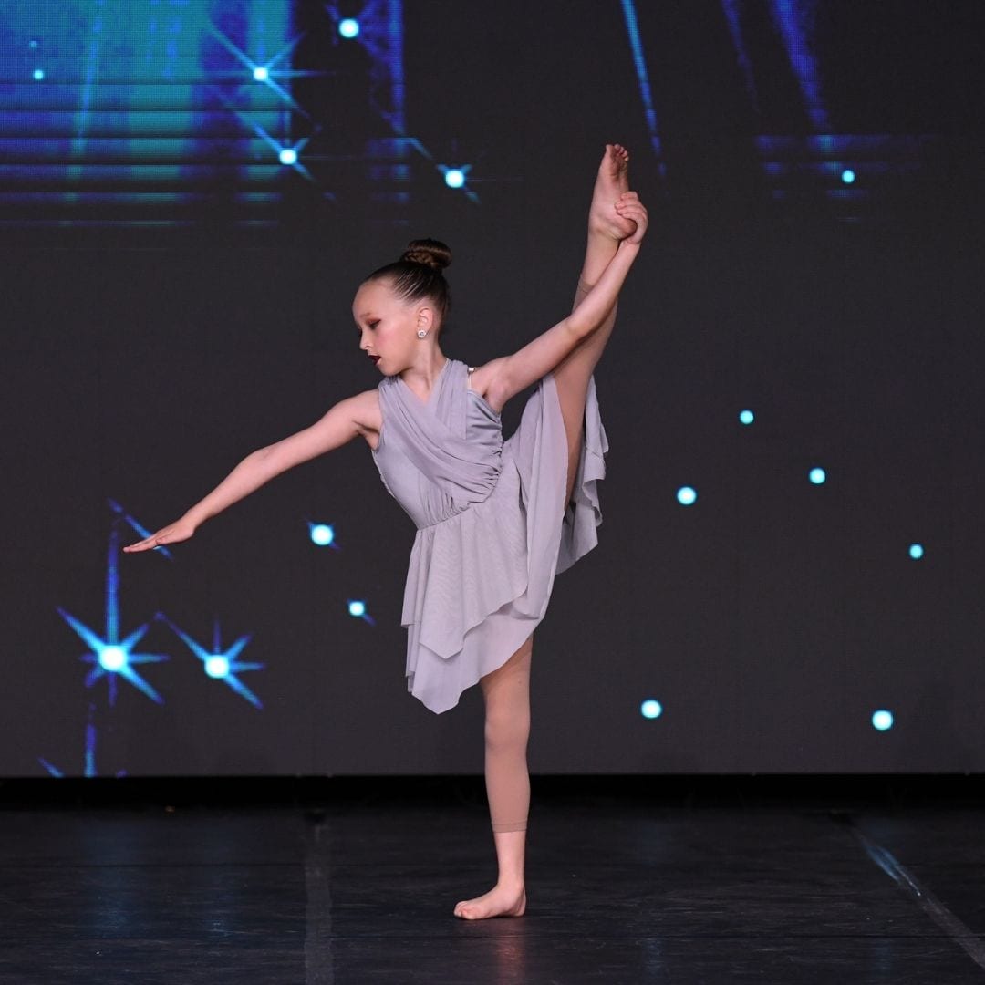 3-D DANCE, photo 2