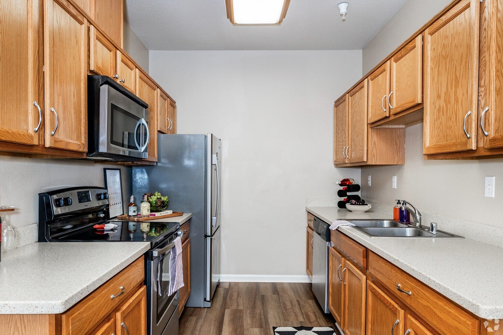 LINCOLN GARDENS APARTMENTS, photo 3