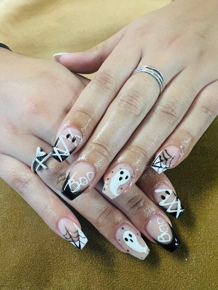 Ella Nails Spa Salon