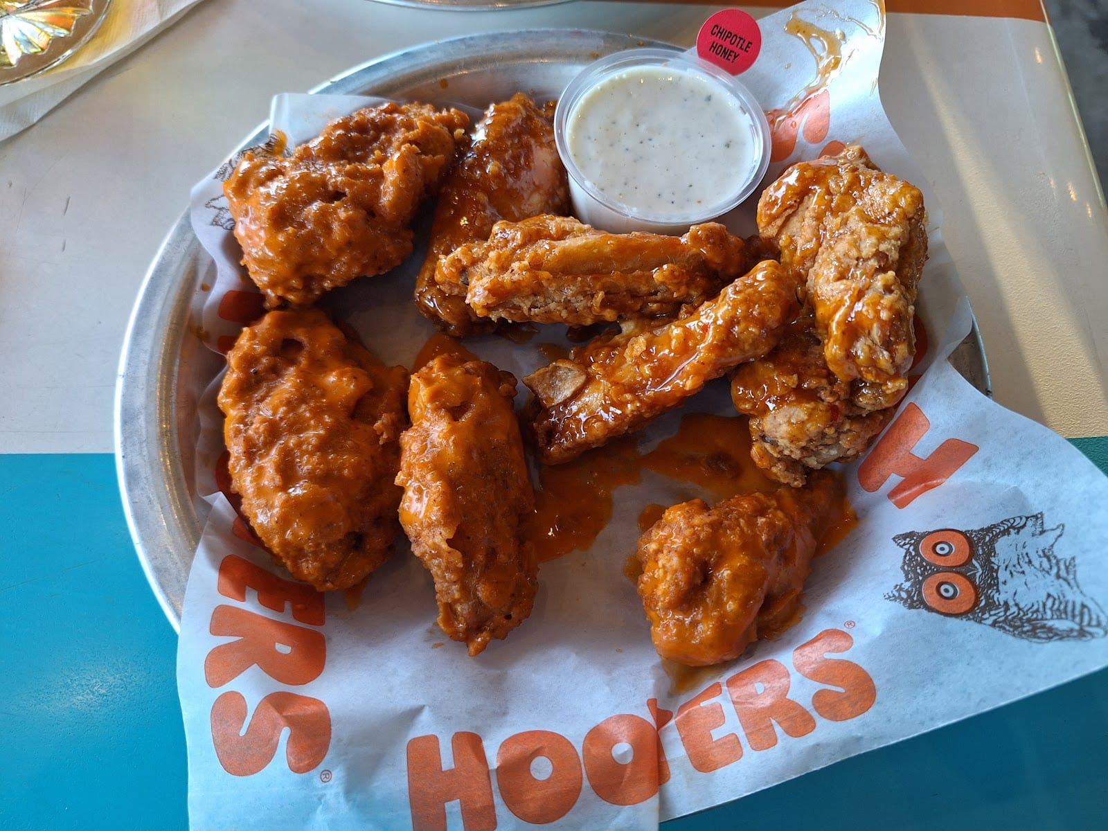 Hooters, photo 4