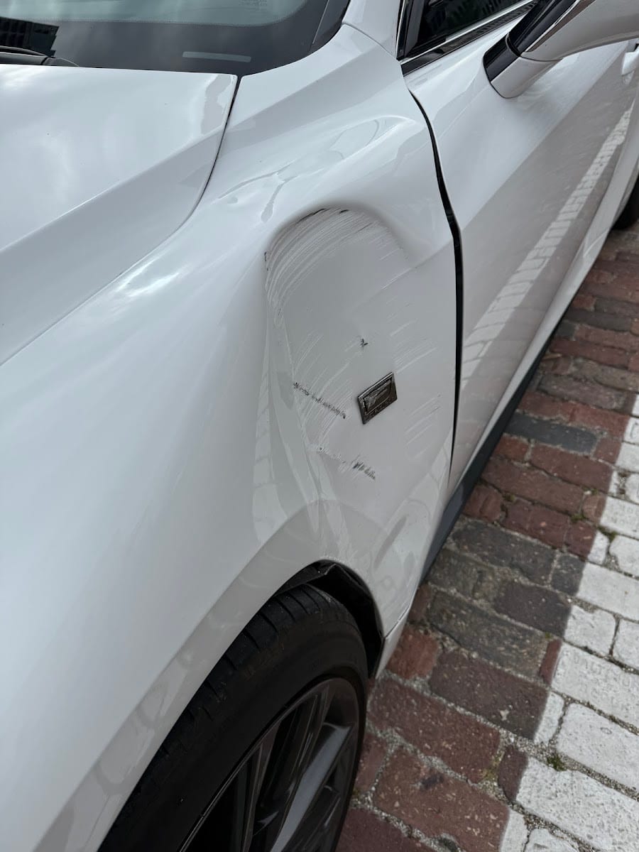 Caliber Collision, photo 2