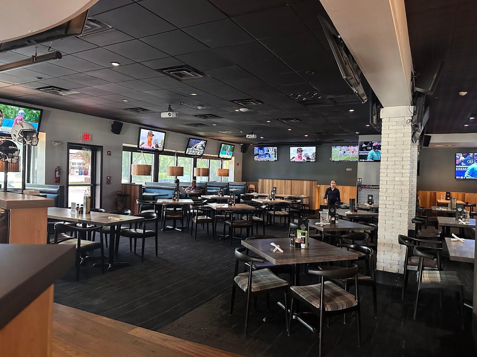 Gecko’s Grill & Pub, photo 3