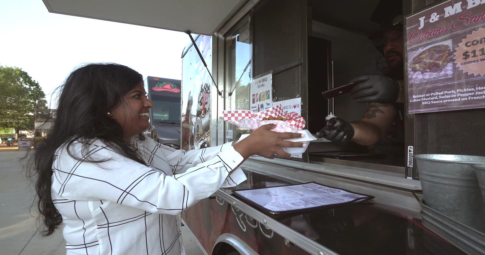 J & M BBQ Food Truck, photo 3