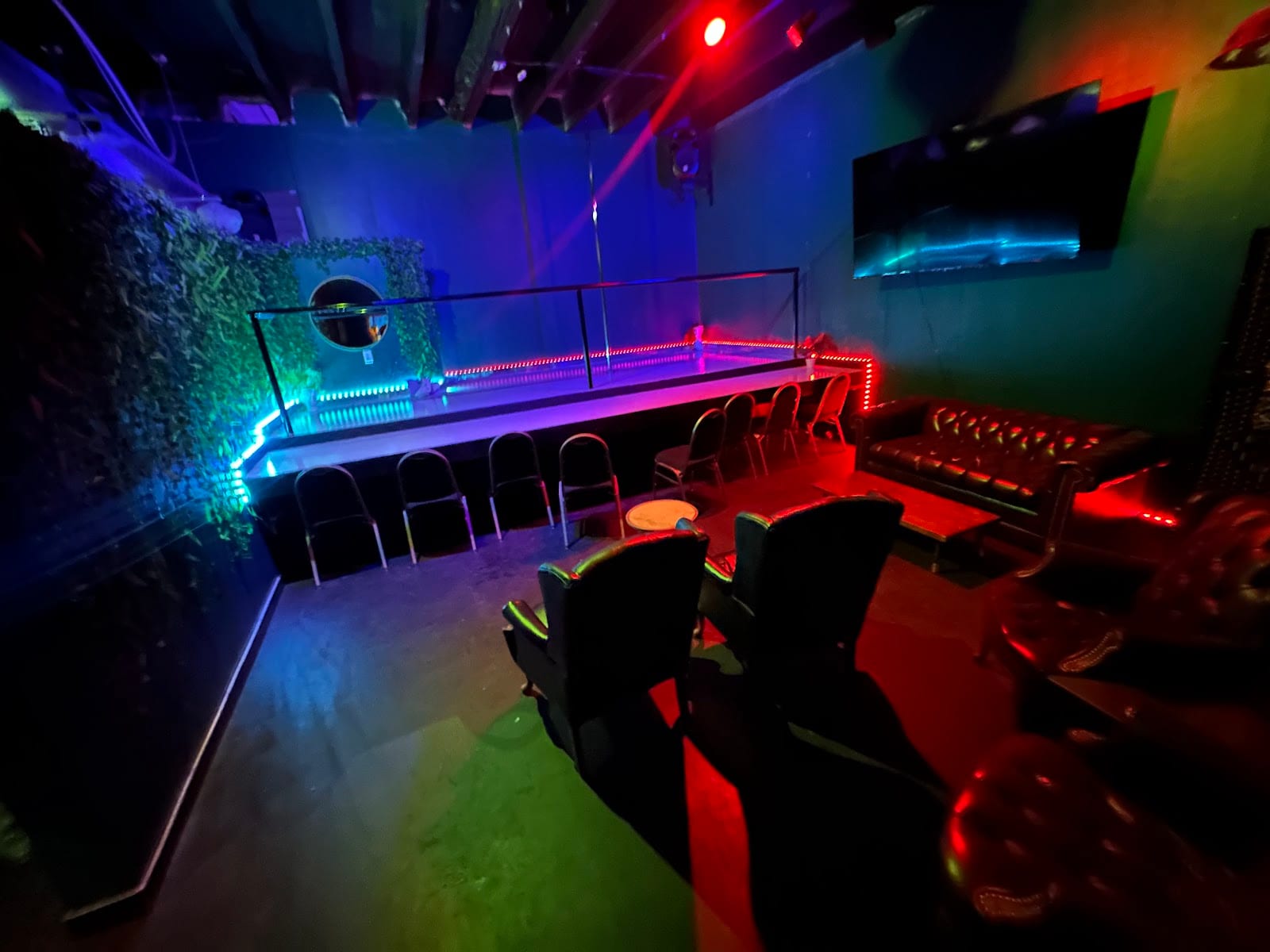 Molly's Gemini Room, photo 3