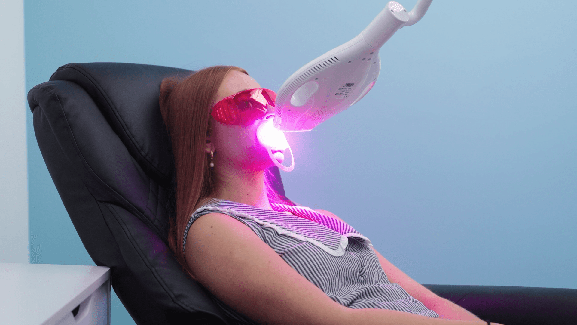 We Whiten Teeth Whitening, photo 3