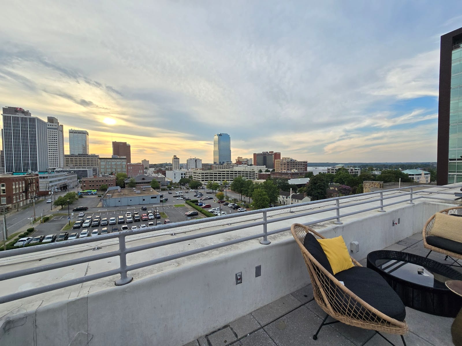 Agasi 7: Rooftop Bar + Kitchen, photo 2