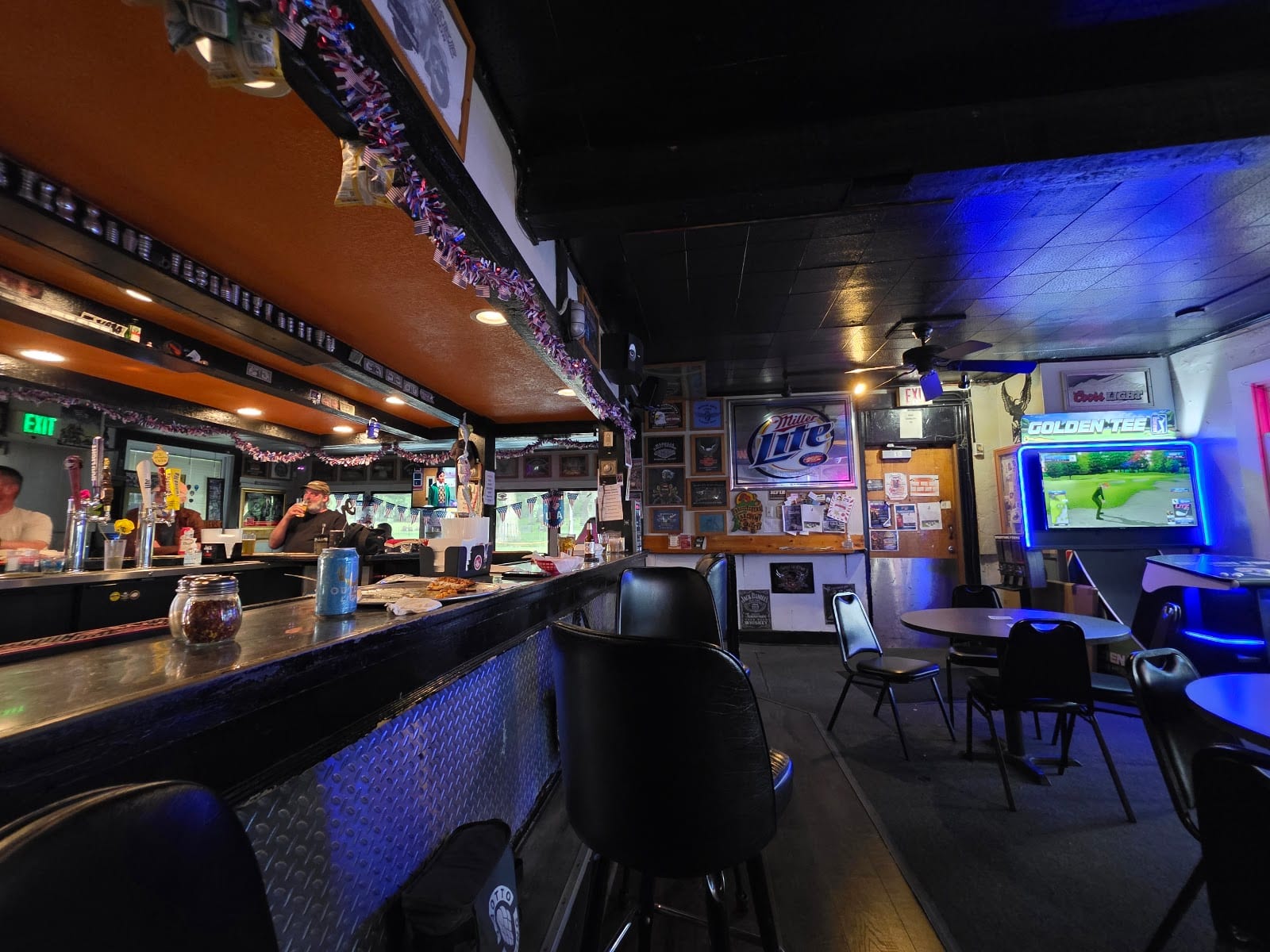 Bootleggers Saloon and Galley, photo 4
