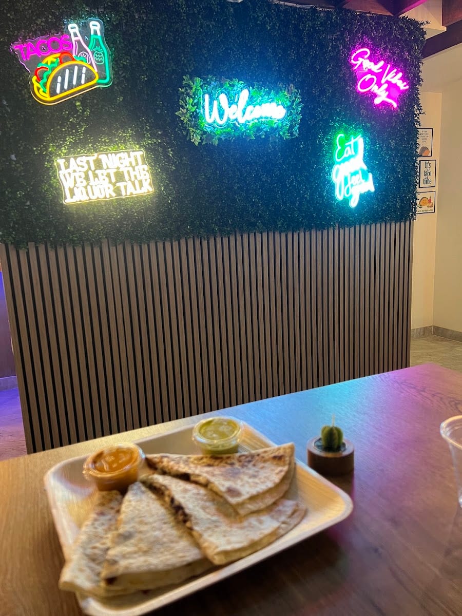 Bunti G Tacos and Margs, photo 3