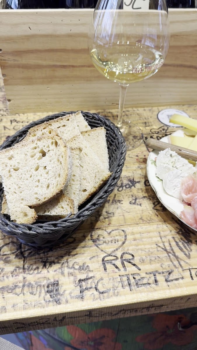 Cave Vino sapiens, photo 3