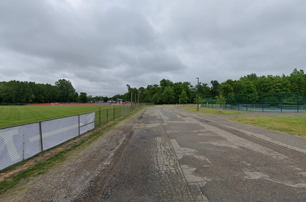 Lakeview HS Tennis Courts, photo 4