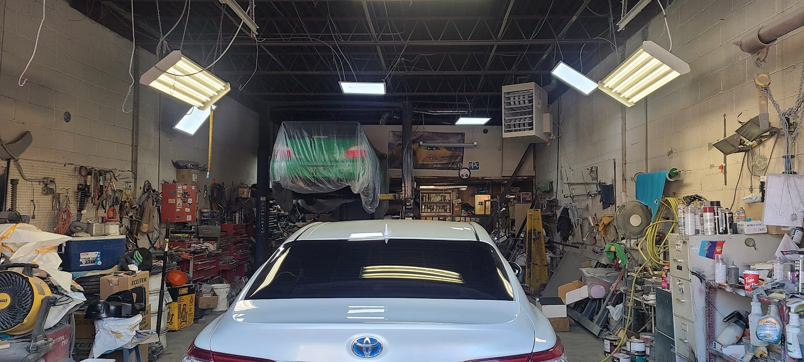 Sam Autobody Shop