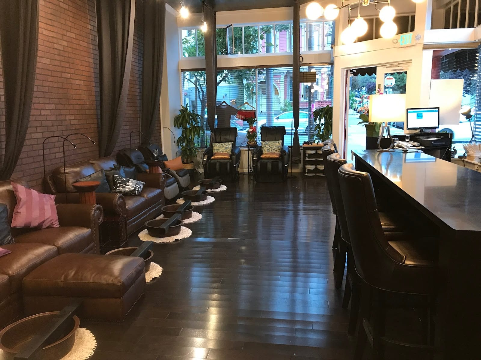 Hand -Job Nails & Spa, photo 2