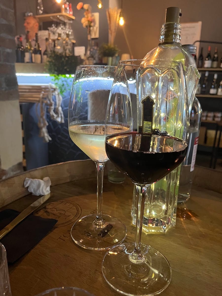 Adonis Wine Bar, photo 4